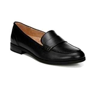 Naturalizer black loafers. Size 7. Never been worn.